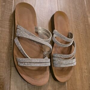 Cushionaire Memory Foam Rhinestone Women Sandals Size 8